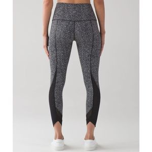 Lululemon Wunder Under Pant Size 4 Hi-Rise Laser Cut Luon Ripple Jacquard